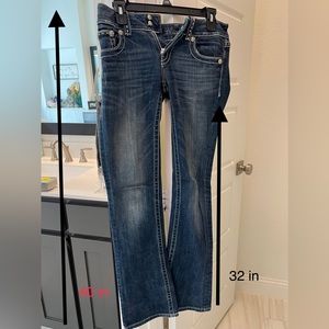 Miss me jeans size 27. Measurements are in the photo.
